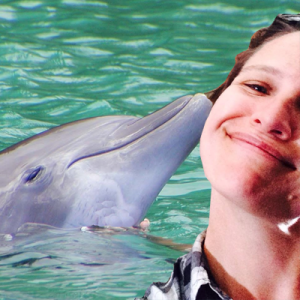 kissing-dolphin